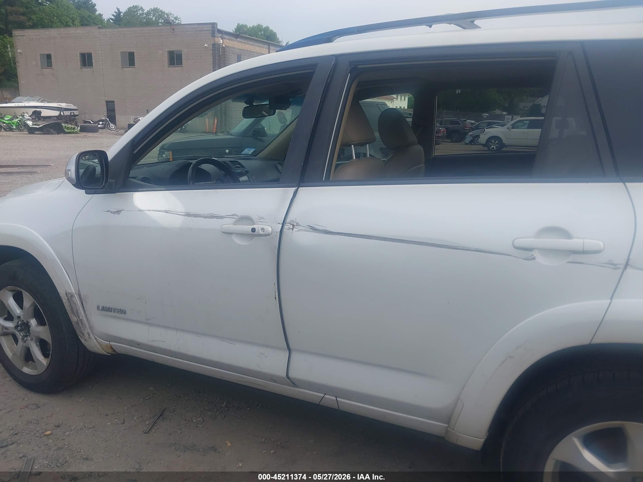2009 Toyota Rav4 Limited V6 White vin: JTMBK31VX95071804