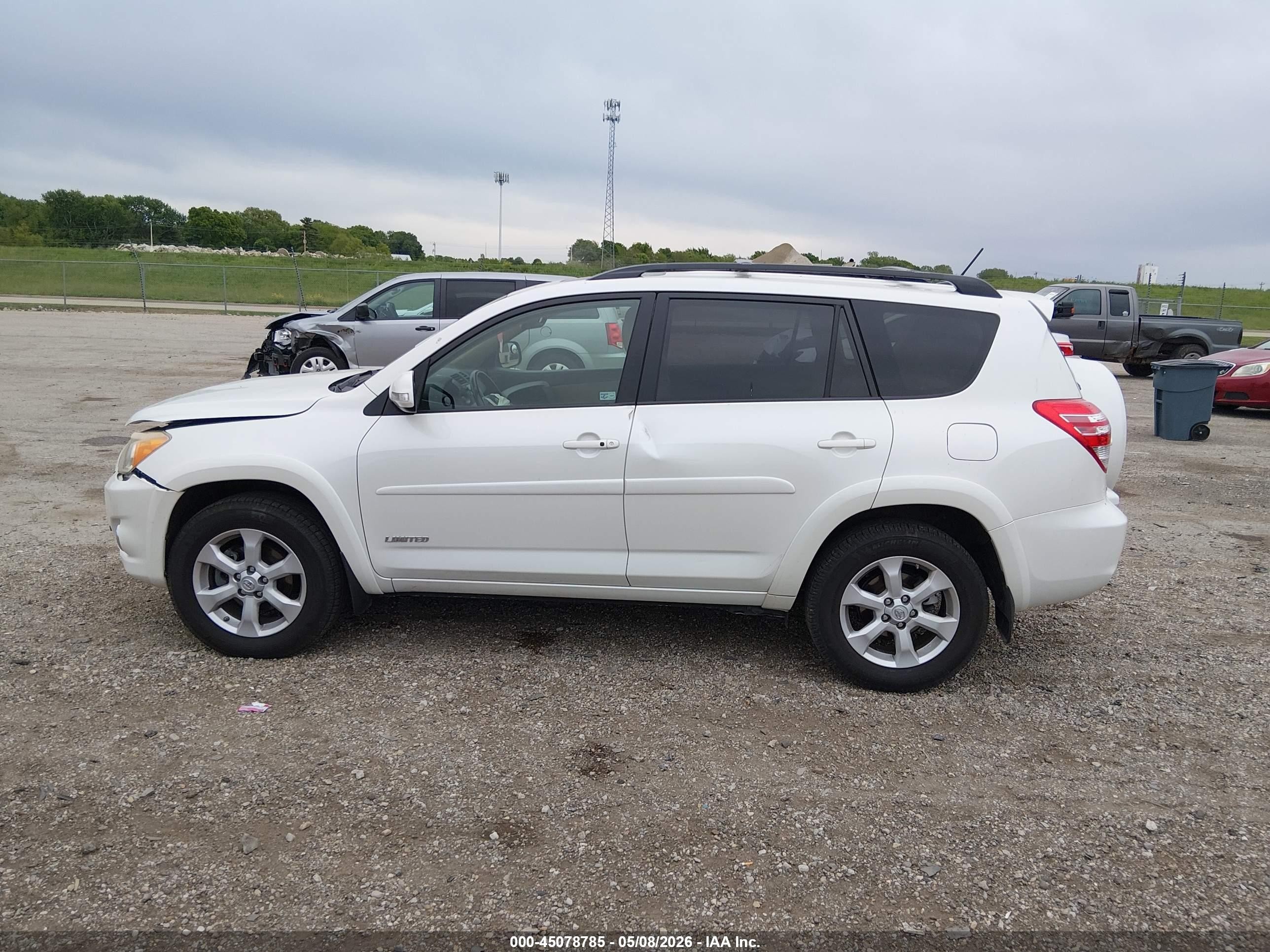 2009 Toyota Rav4 Limited V6 White vin: JTMBK31VX95076503
