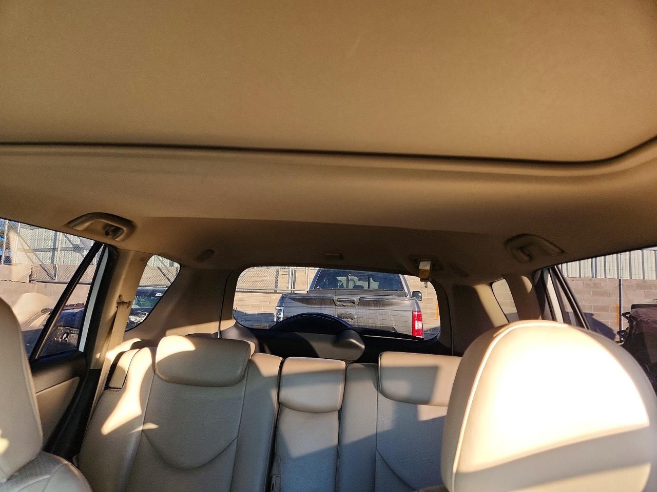 2009 Toyota Rav4 Limited White vin: JTMBK31VX95081670