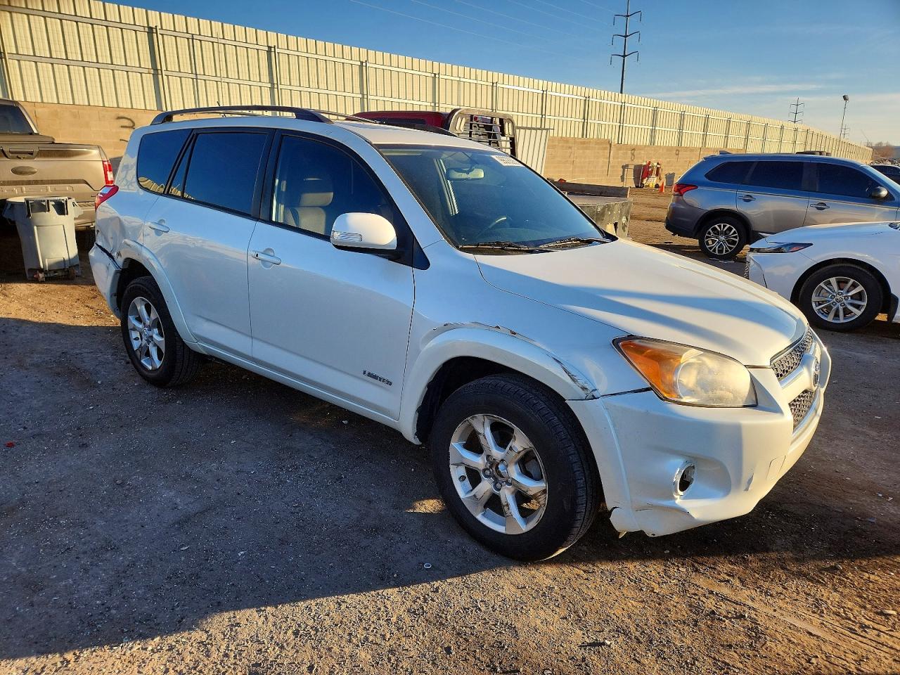 2009 Toyota Rav4 Limited White vin: JTMBK31VX95081670