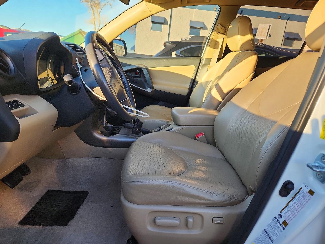 2009 Toyota Rav4 Limited White vin: JTMBK31VX95081670