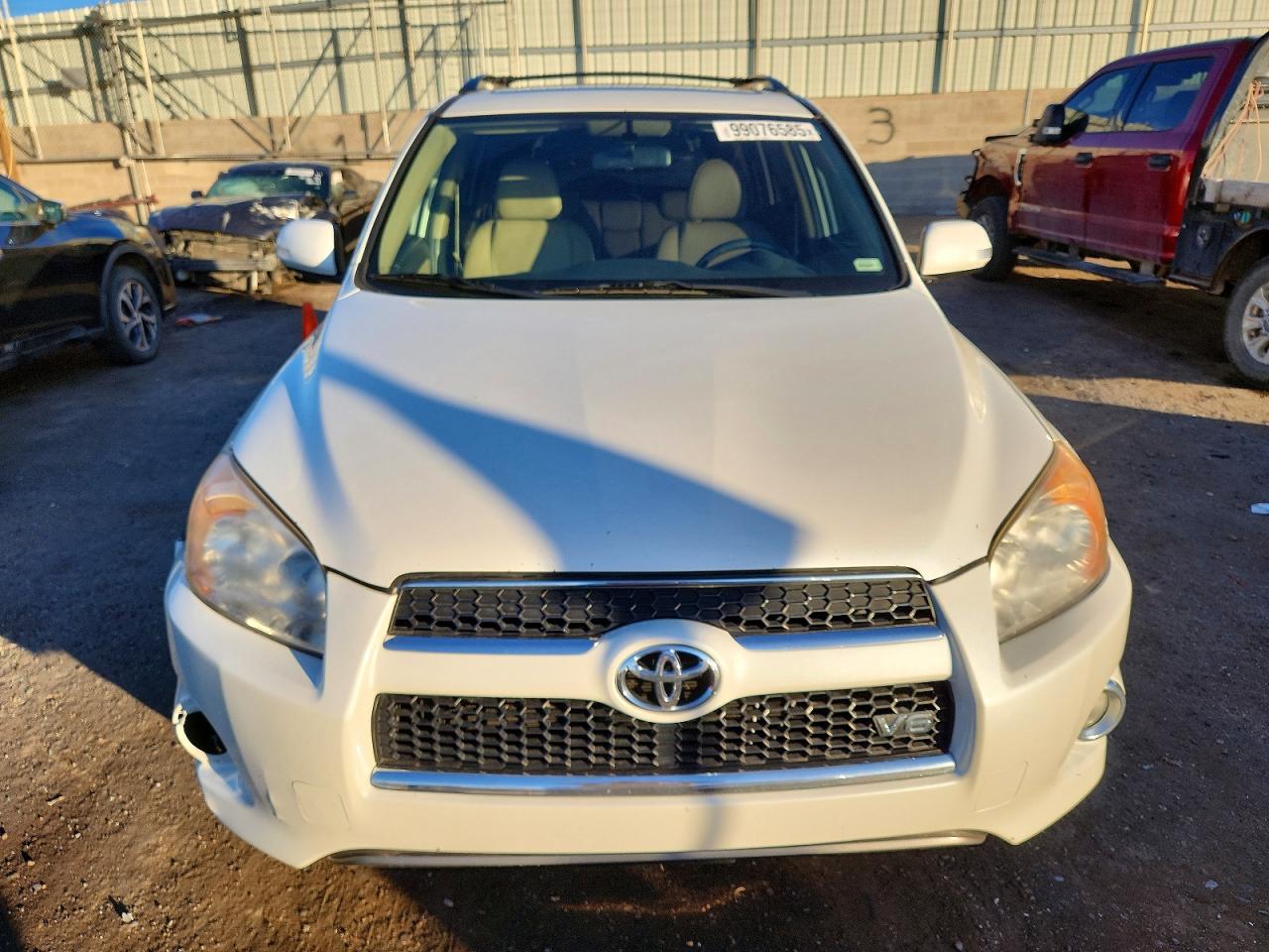 2009 Toyota Rav4 Limited White vin: JTMBK31VX95081670