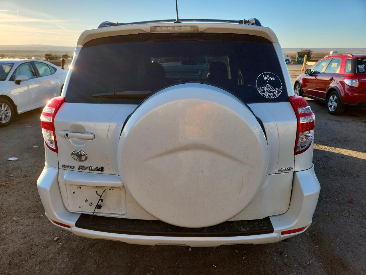 2009 Toyota Rav4 Limited White vin: JTMBK31VX95081670