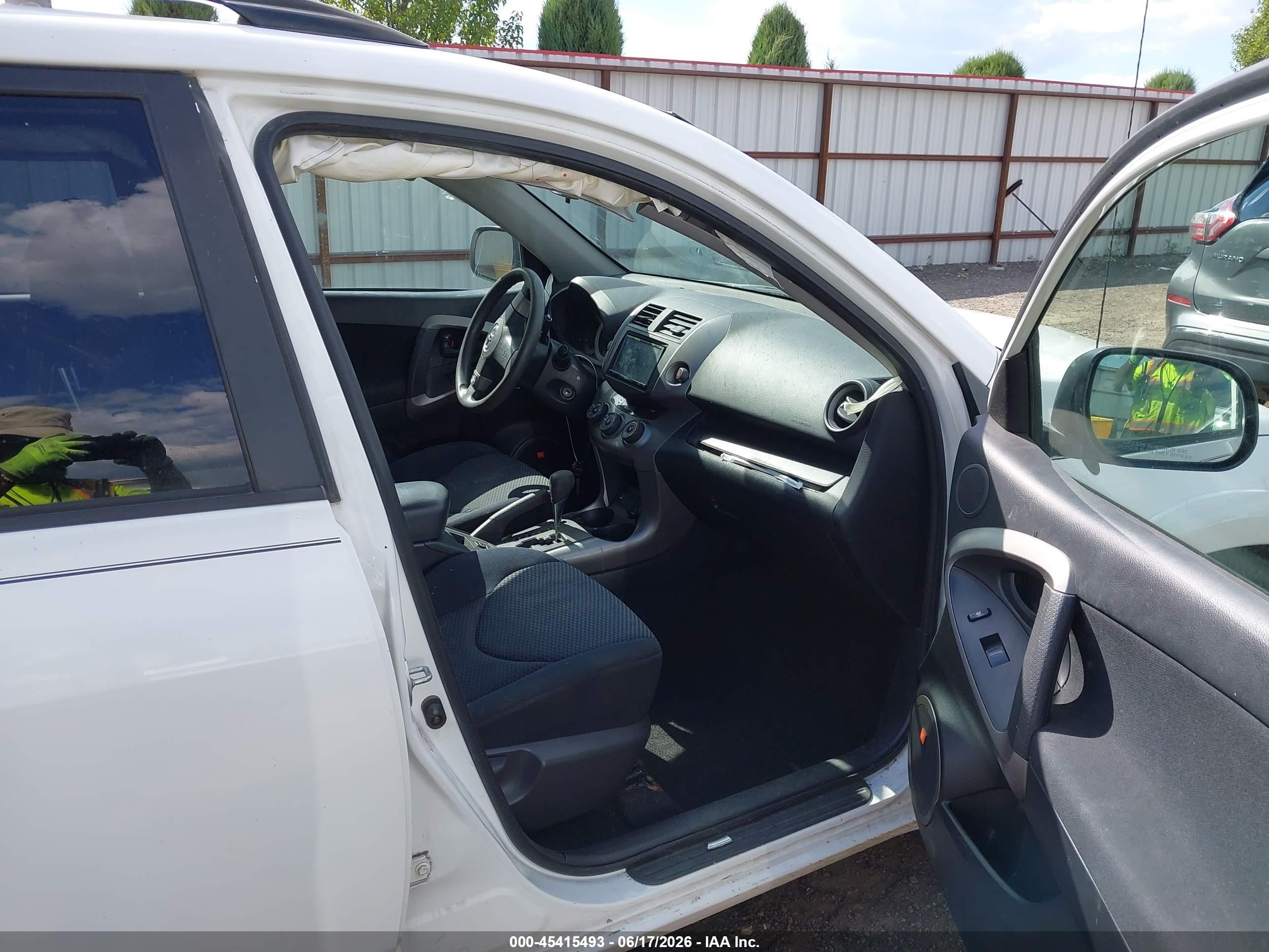 2006 Toyota Rav4 Sport V6 White vin: JTMBK32V066003337