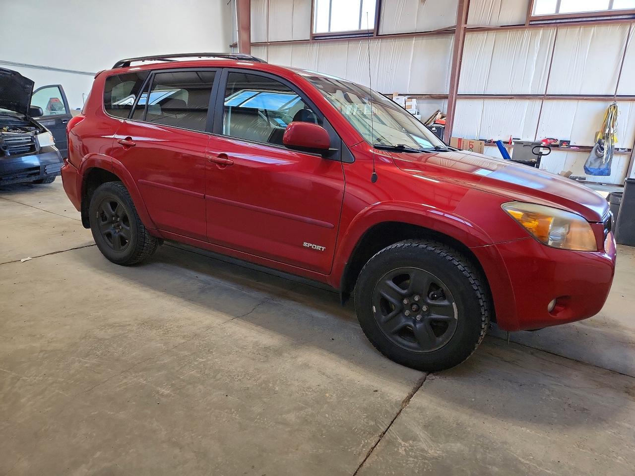 2006 Toyota Rav4 Sport Red vin: JTMBK32V066005136