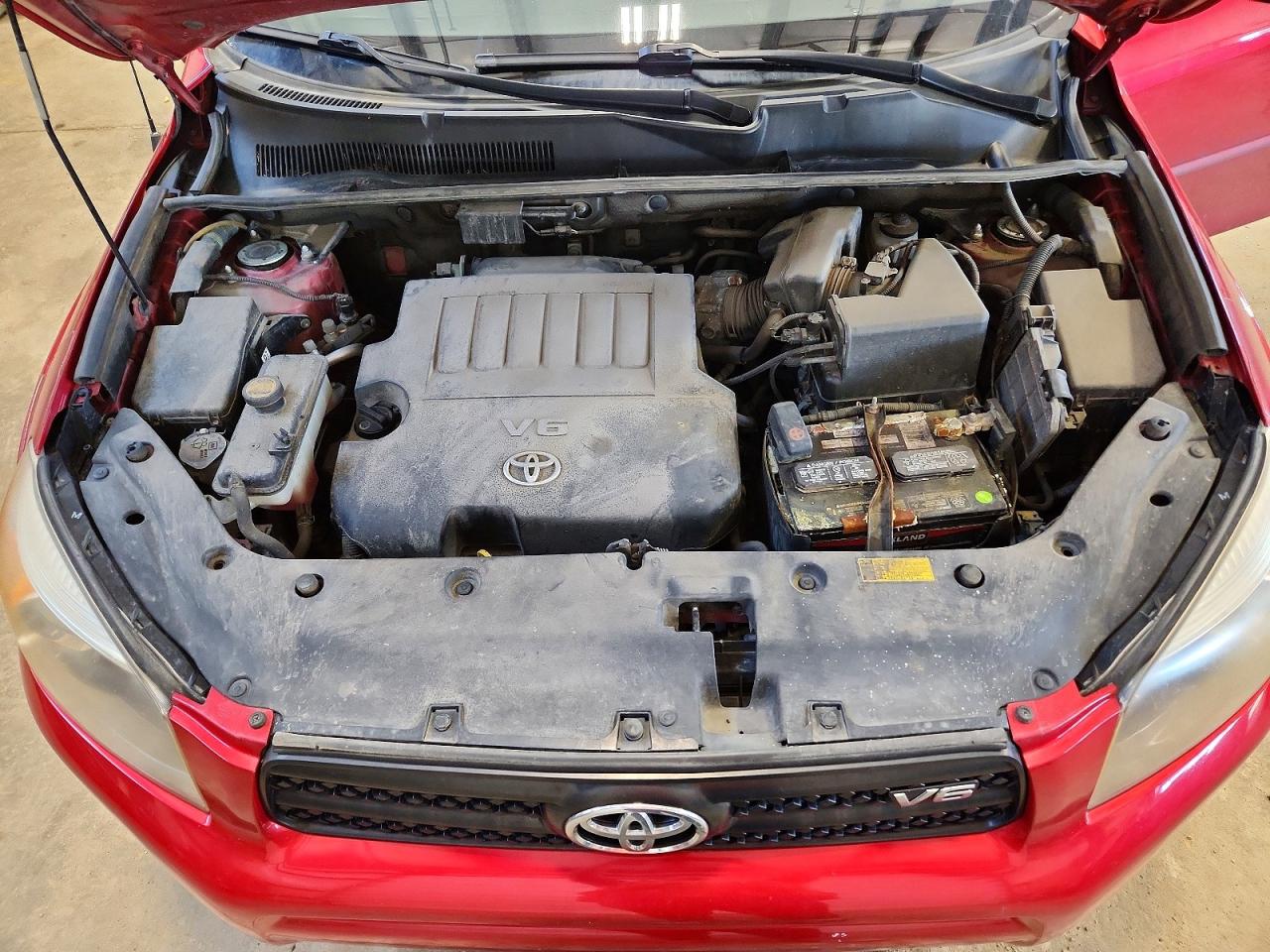 2006 Toyota Rav4 Sport Red vin: JTMBK32V066005136