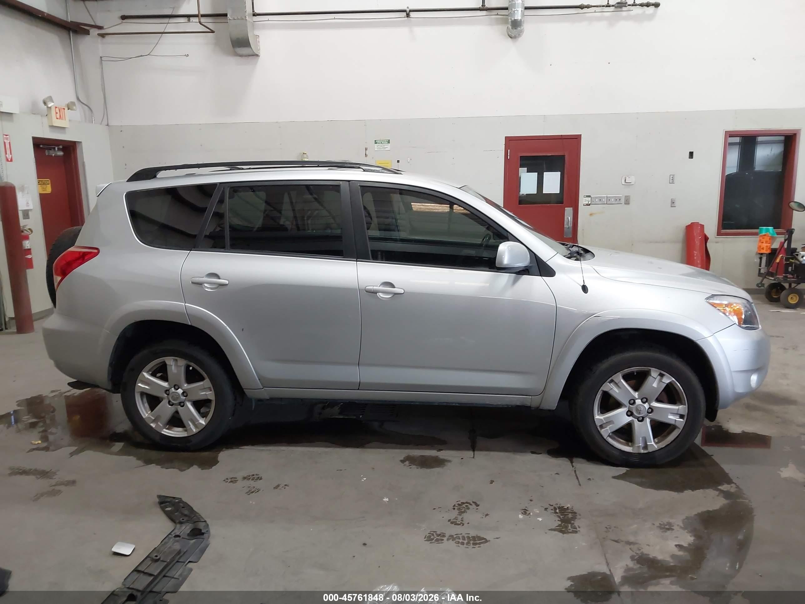 2007 Toyota Rav4 Sport Silver vin: JTMBK32V075034448