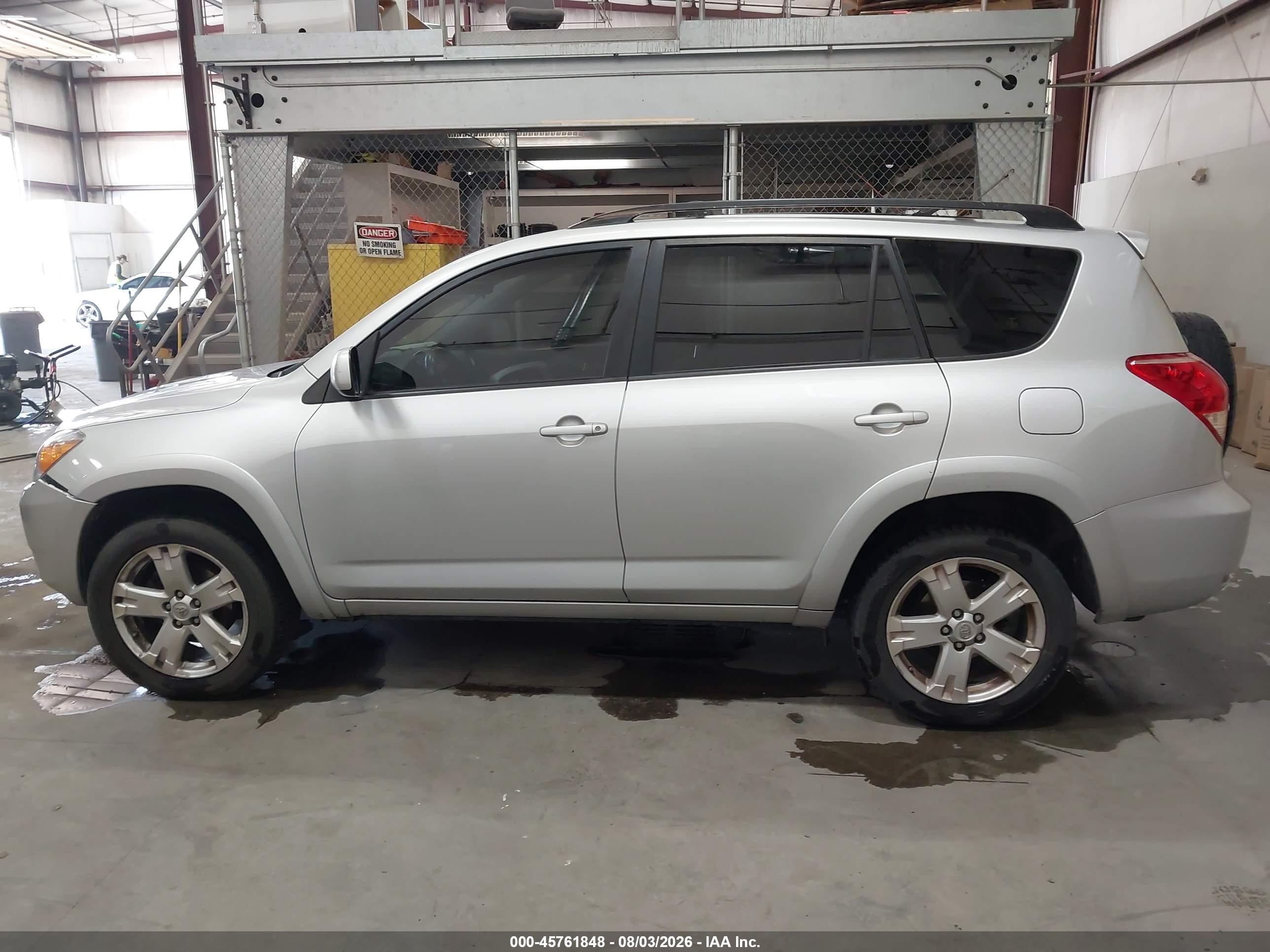 2007 Toyota Rav4 Sport Silver vin: JTMBK32V075034448