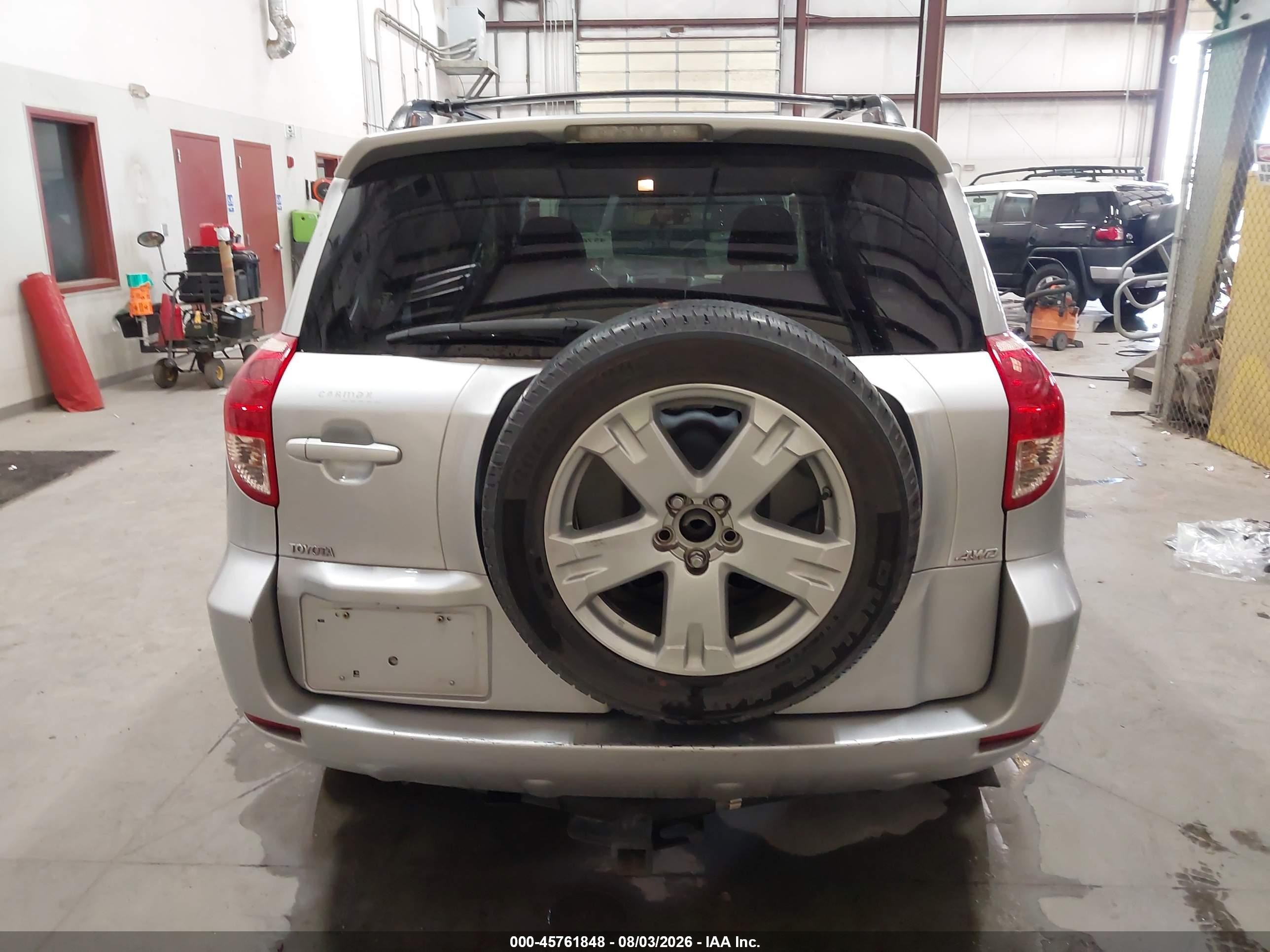 2007 Toyota Rav4 Sport Silver vin: JTMBK32V075034448