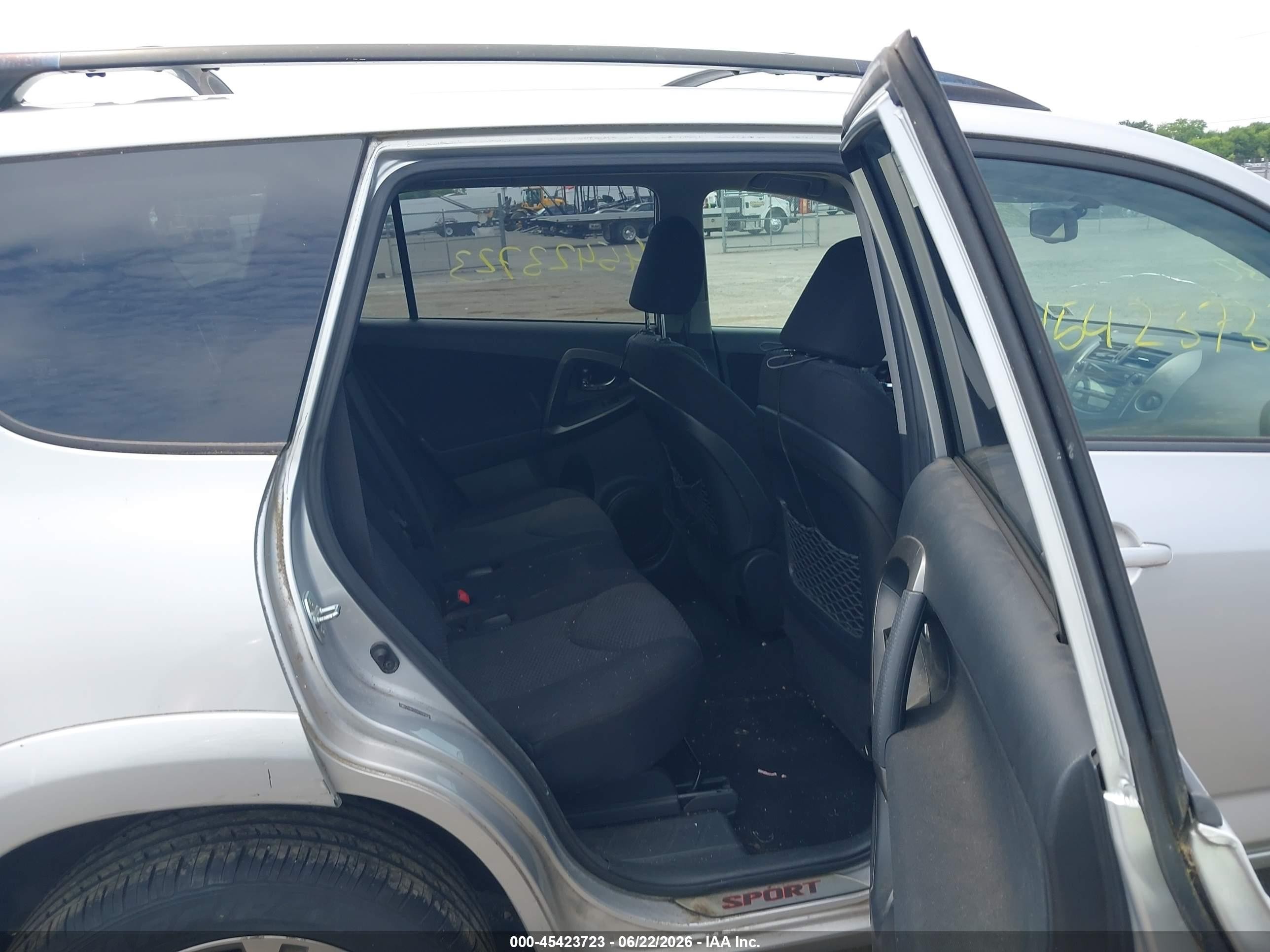 2009 Toyota Rav4 Sport V6 Silver vin: JTMBK32V095083040
