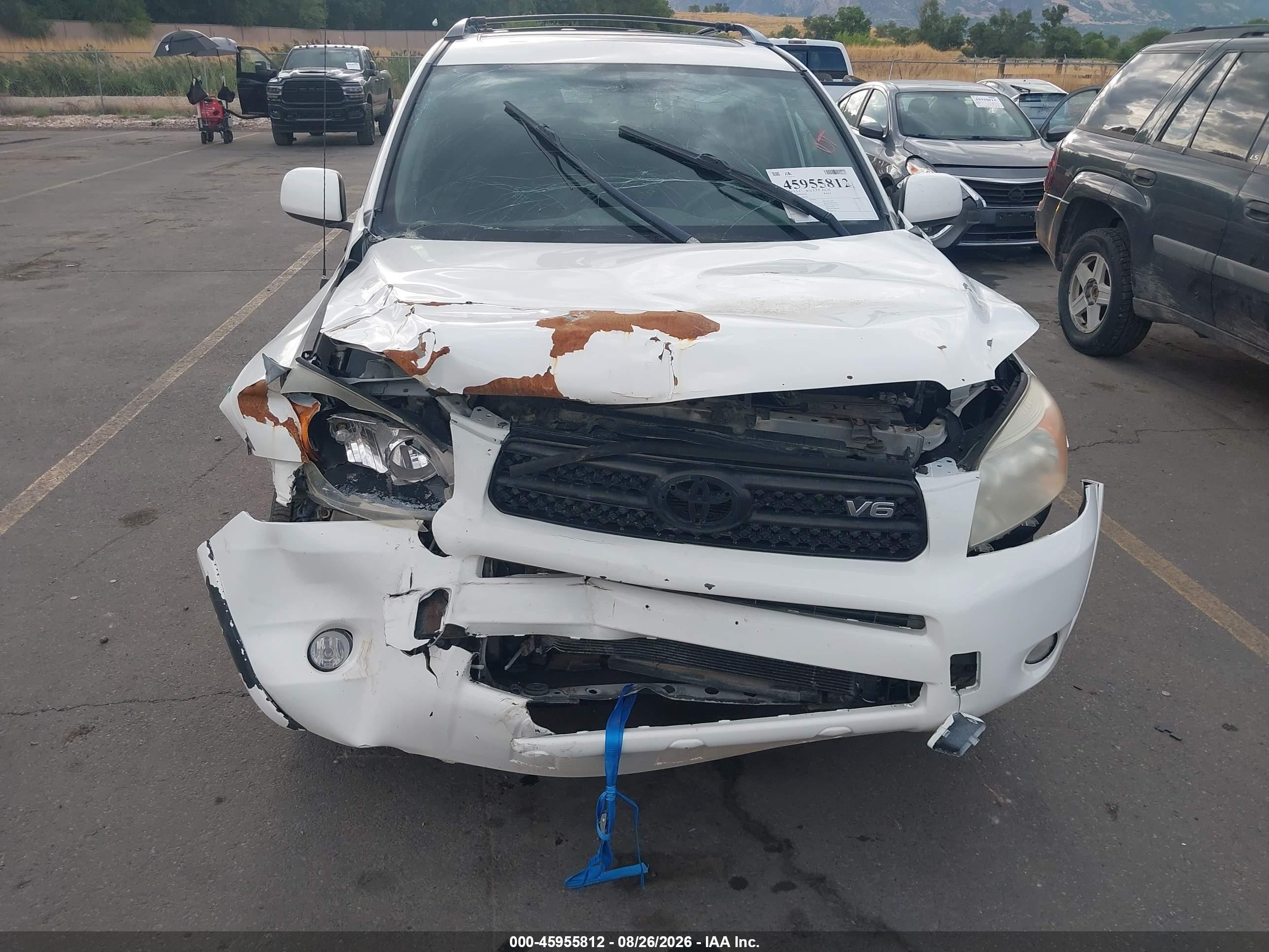 2007 Toyota Rav4 Sport White vin: JTMBK32V175022275