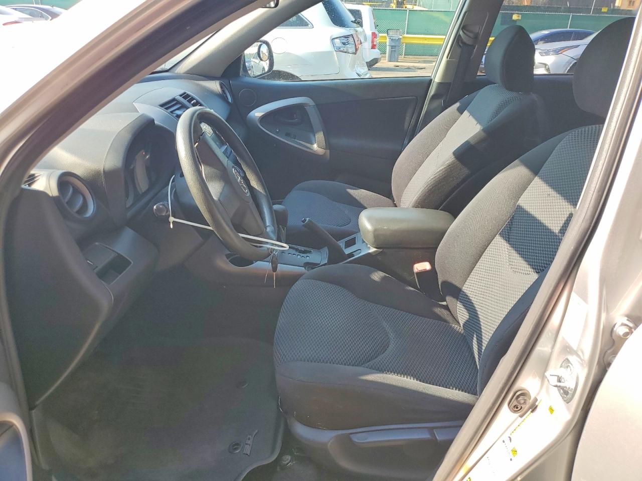 2007 Toyota Rav4 Sport Silver vin: JTMBK32V175023006