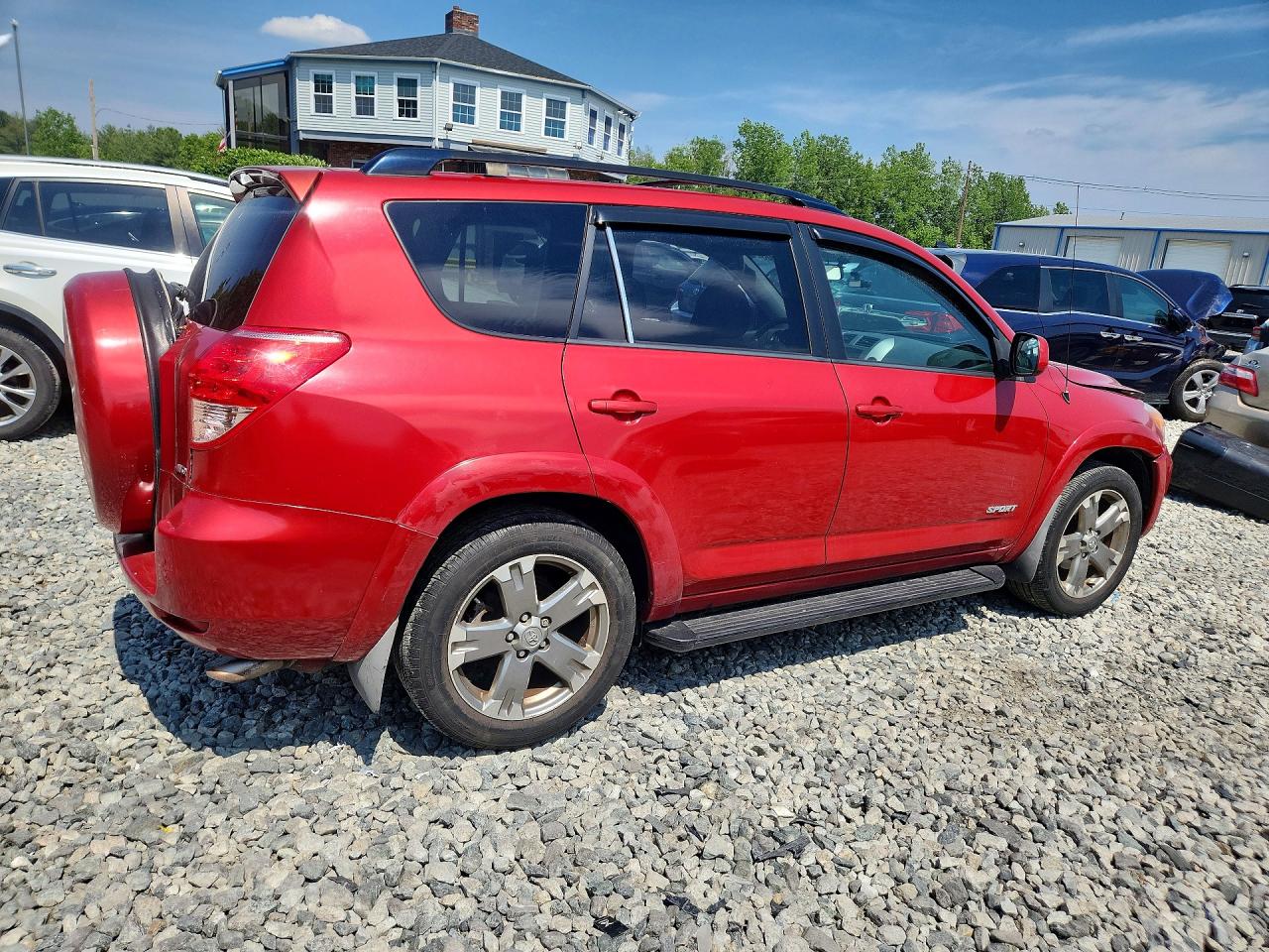 2008 Toyota Rav4 Sport Red vin: JTMBK32V185046853