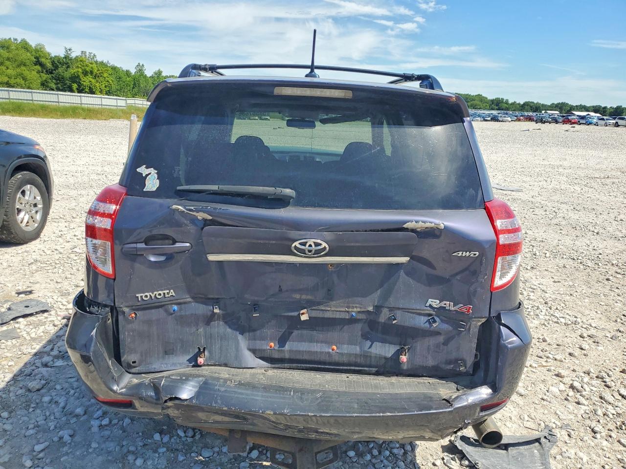 2009 Toyota Rav4 Sport Blue vin: JTMBK32V195077926