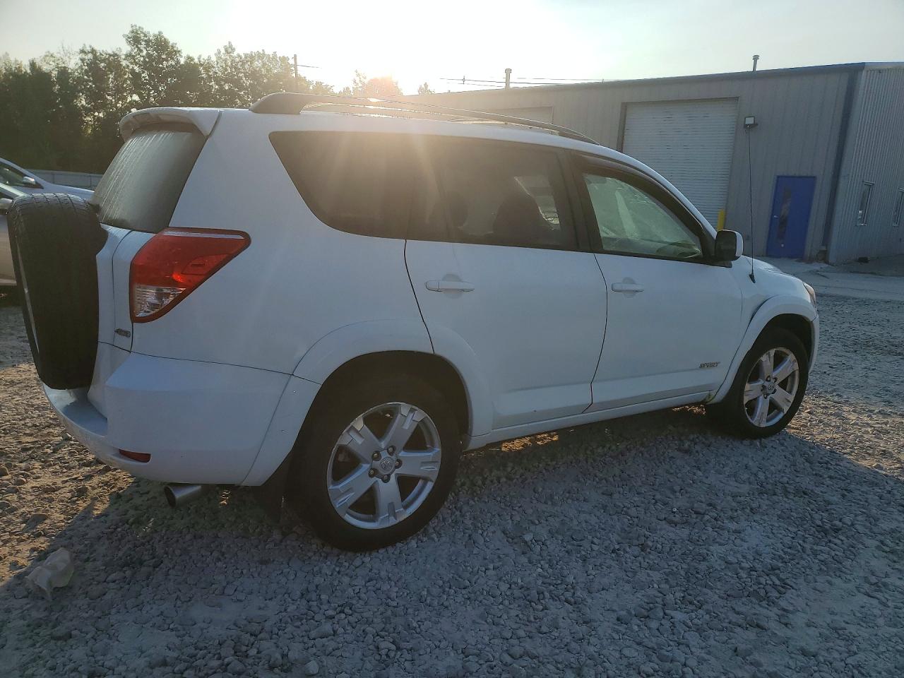 2006 Toyota Rav4 Sport White vin: JTMBK32V265001742
