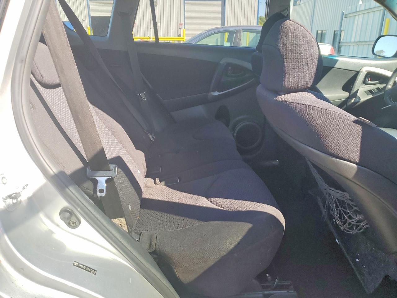 2006 Toyota Rav 4 Gray vin: JTMBK32V266005929