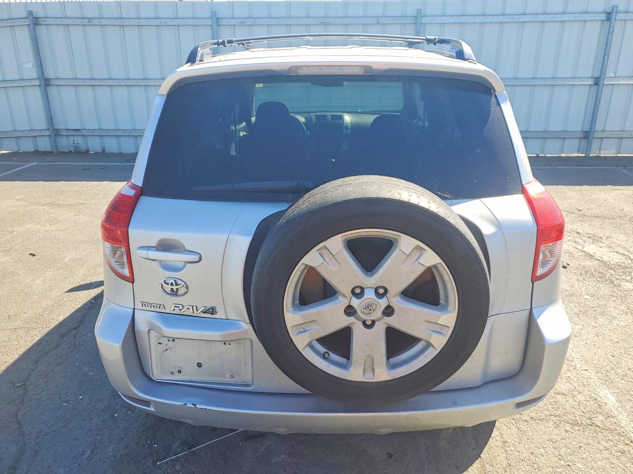 2006 Toyota Rav 4 Gray vin: JTMBK32V266005929