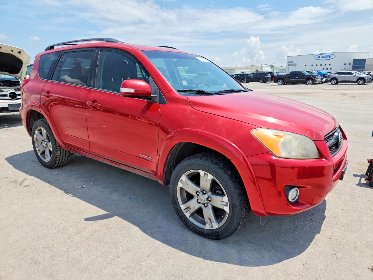 2009 Toyota Rav4 Sport Red vin: JTMBK32V295081869