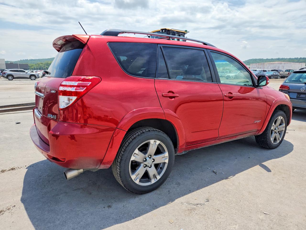 2009 Toyota Rav4 Sport Red vin: JTMBK32V295081869