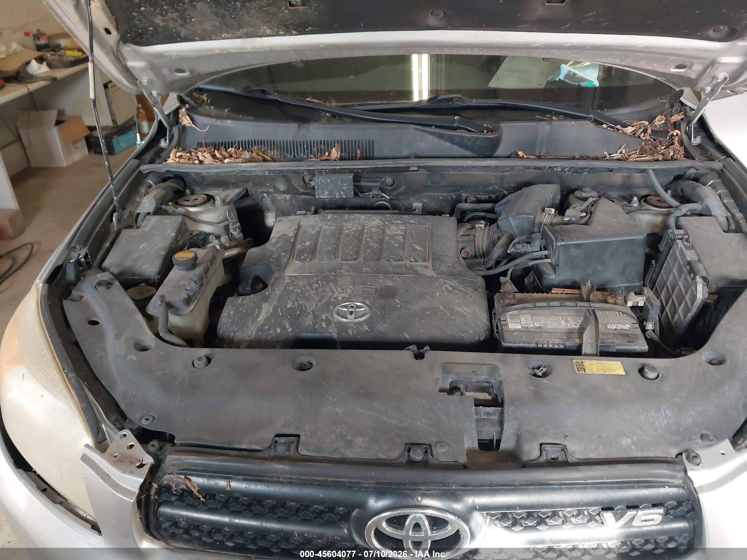 2007 Toyota Rav4 Sport Silver vin: JTMBK32V376011983