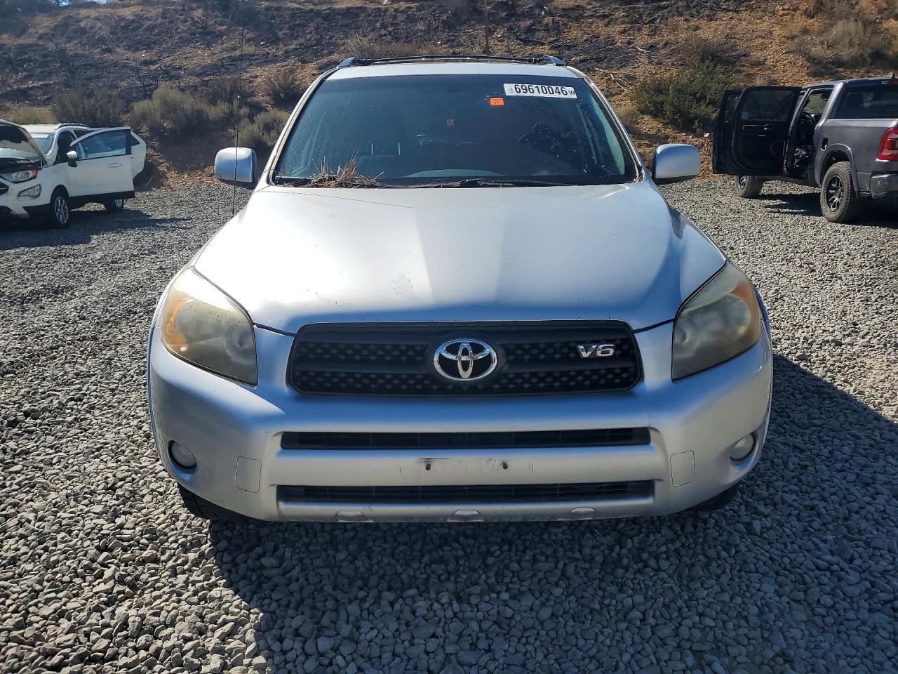 2007 Toyota Rav4 Sport Silver vin: JTMBK32V475016454