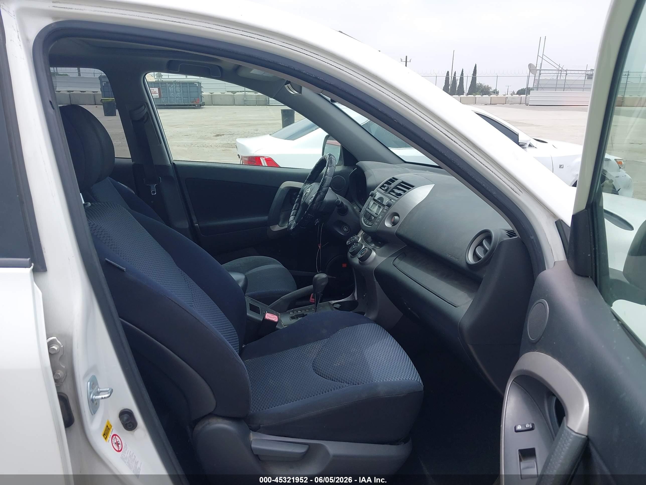 2008 Toyota Rav4 Sport V6 White vin: JTMBK32V486048087