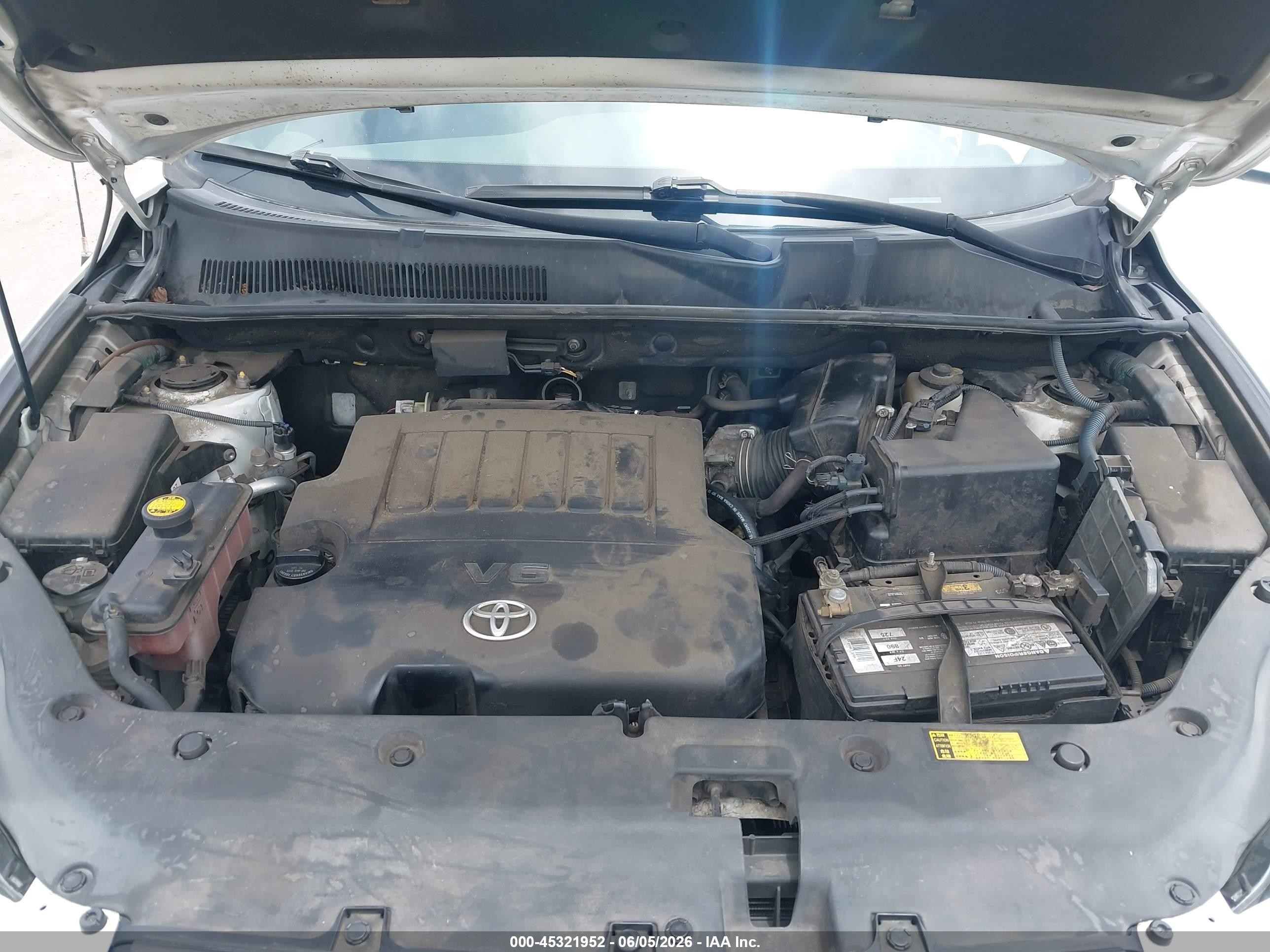 2008 Toyota Rav4 Sport V6 White vin: JTMBK32V486048087