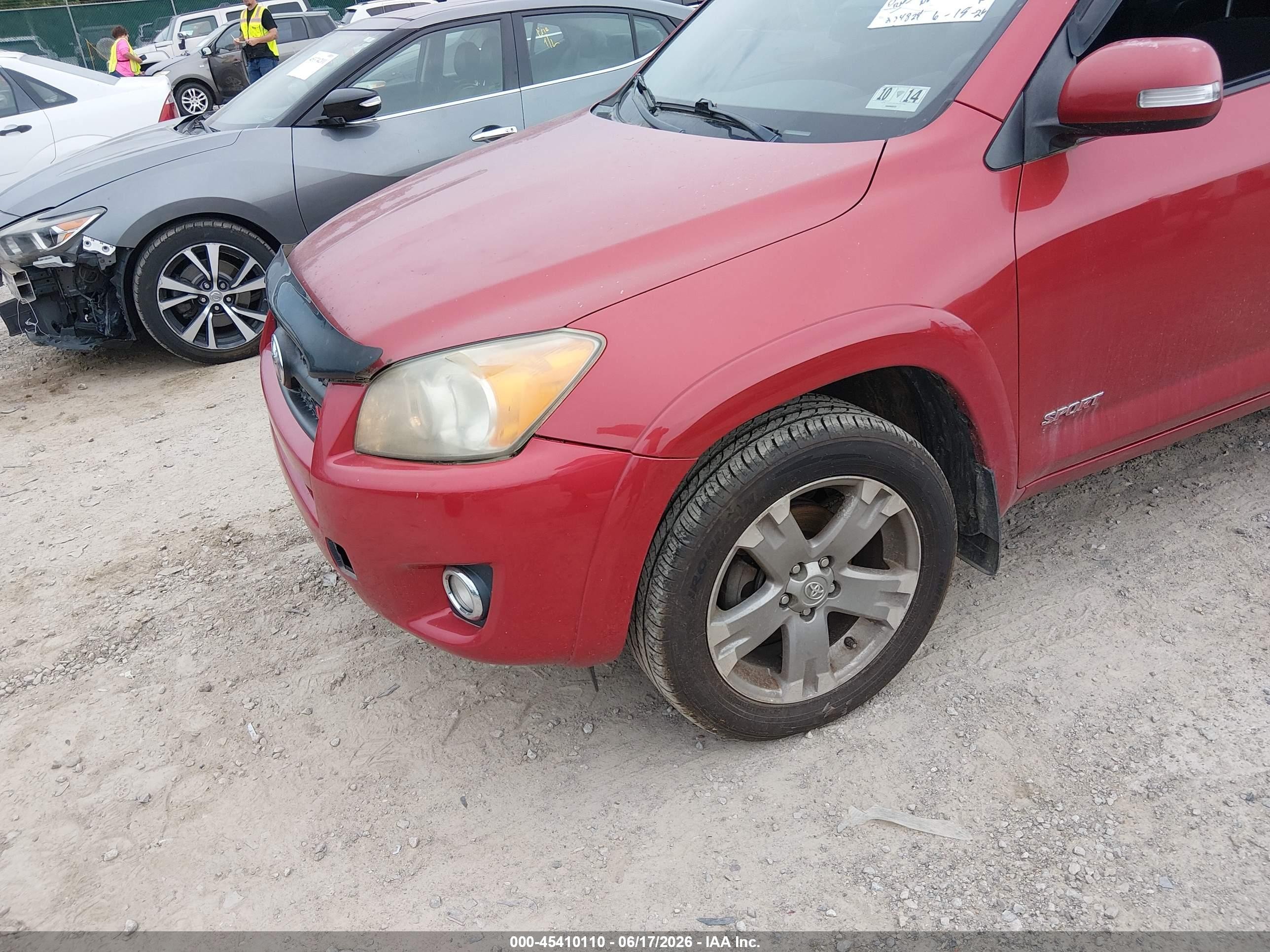 2009 Toyota Rav4 Sport V6 Red vin: JTMBK32V495073207