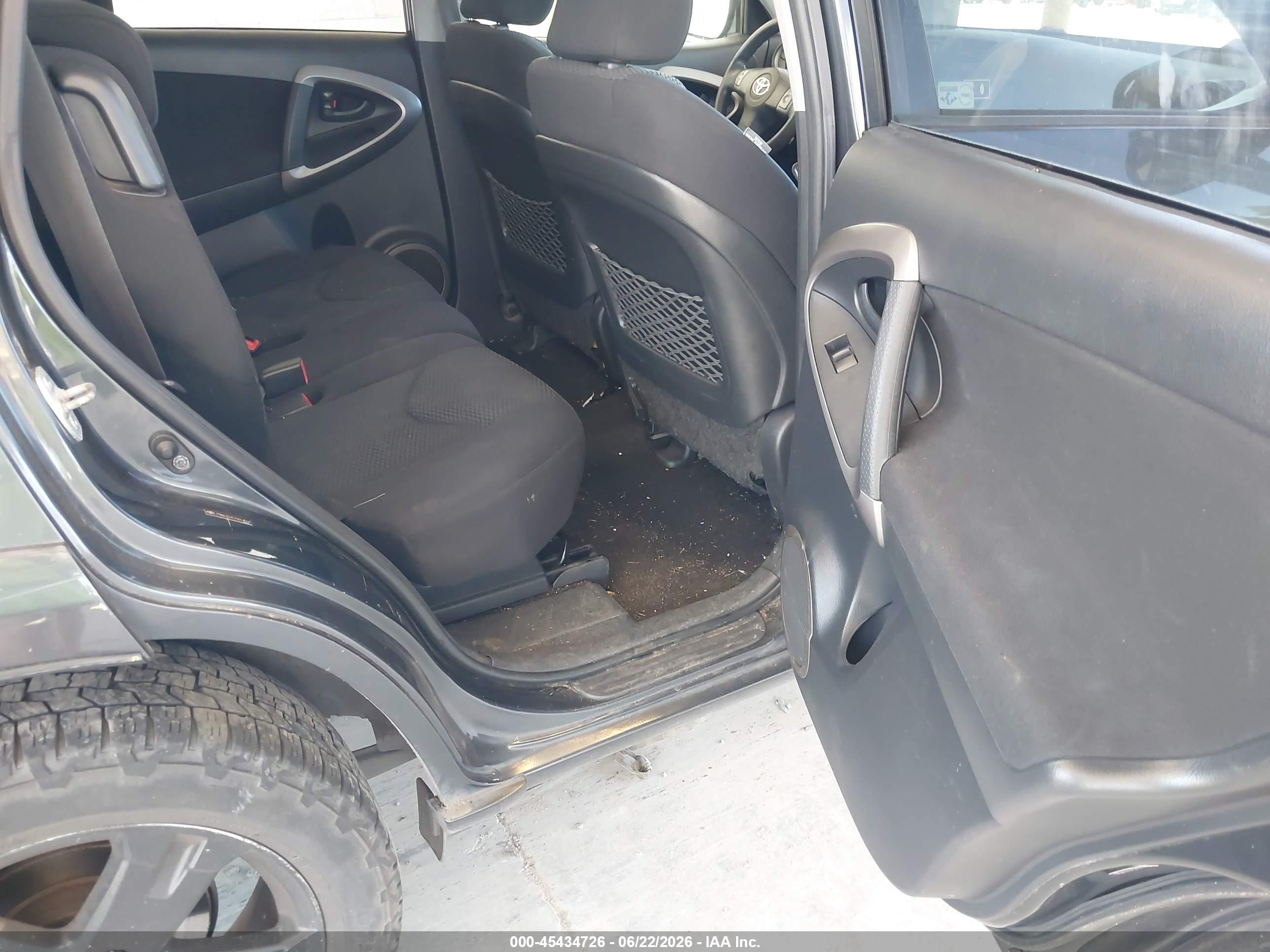 2007 Toyota Rav4 Sport Gray vin: JTMBK32V575014566