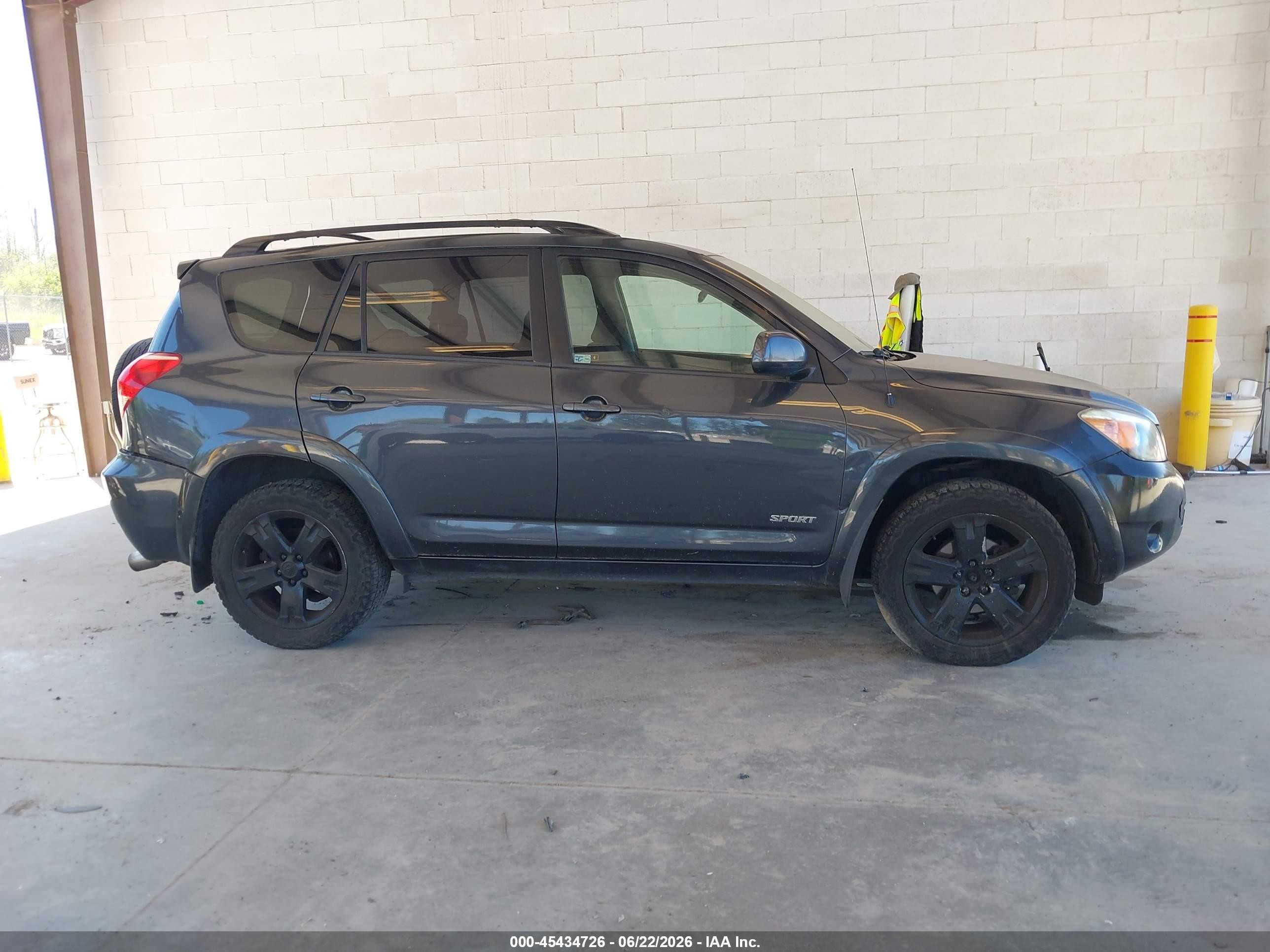 2007 Toyota Rav4 Sport Gray vin: JTMBK32V575014566