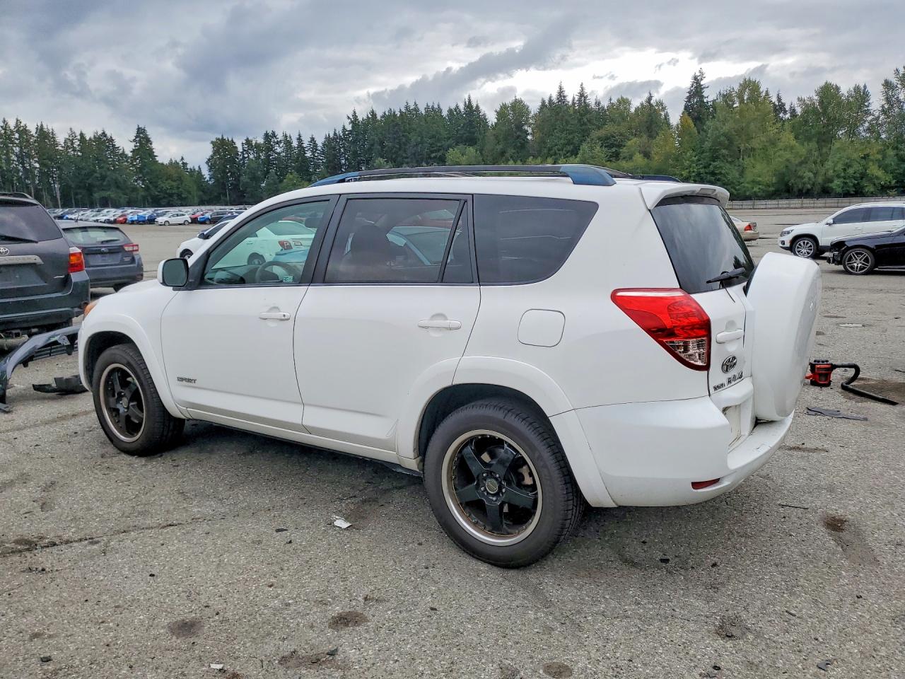 2007 Toyota Rav4 Sport White vin: JTMBK32V575026684
