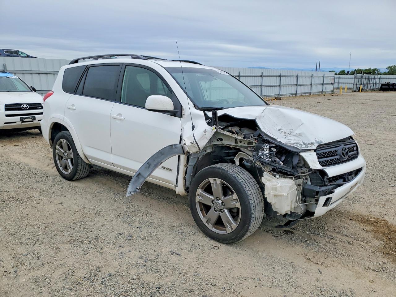 2008 Toyota Rav4 Sport White vin: JTMBK32V586043738