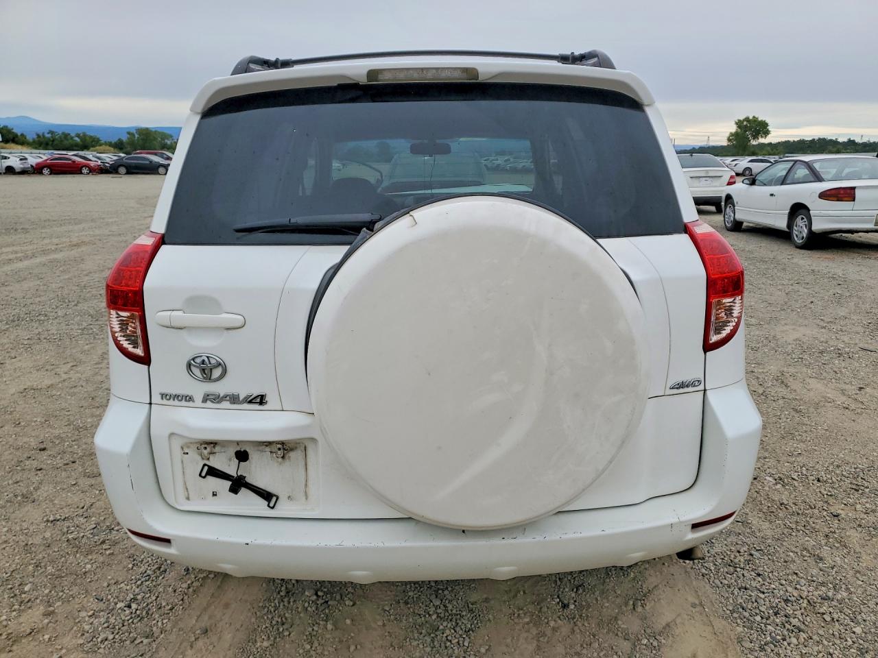 2008 Toyota Rav4 Sport White vin: JTMBK32V586043738