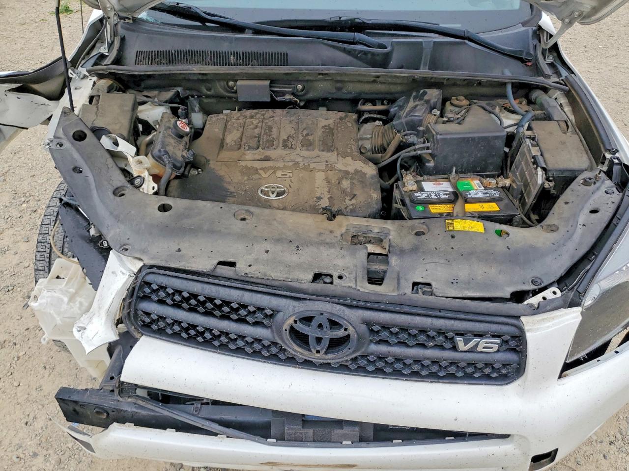 2008 Toyota Rav4 Sport White vin: JTMBK32V586043738