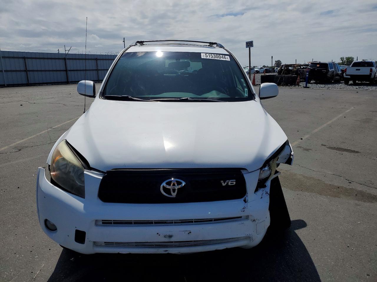 2007 Toyota Rav4 Sport White vin: JTMBK32V775018022