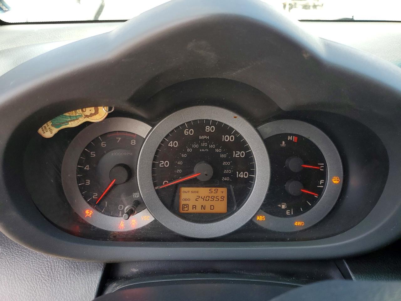 2007 Toyota Rav4 Sport White vin: JTMBK32V775018022