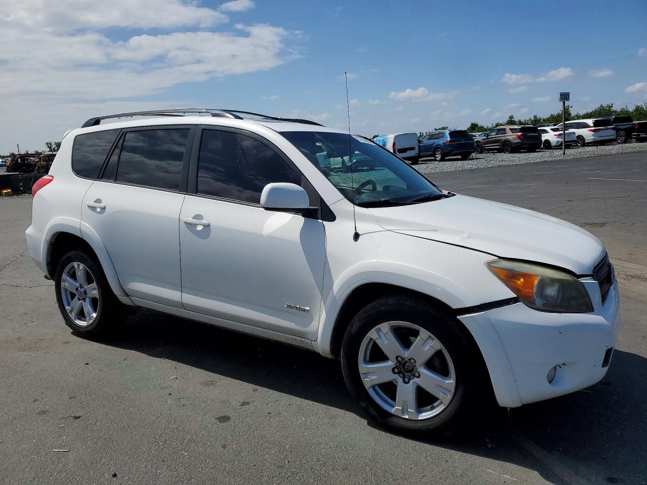 2007 Toyota Rav4 Sport White vin: JTMBK32V775018022