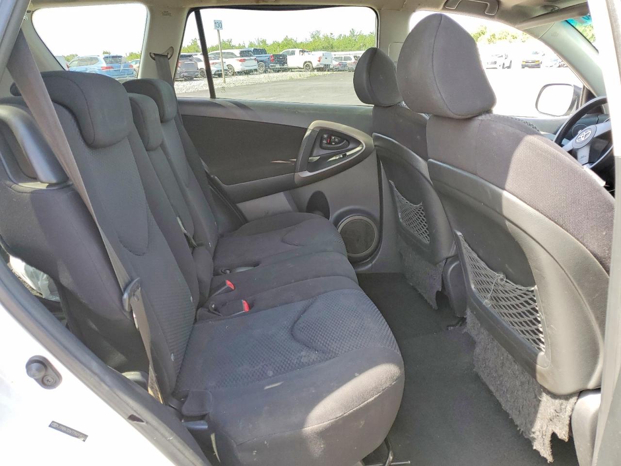 2007 Toyota Rav4 Sport White vin: JTMBK32V775018022