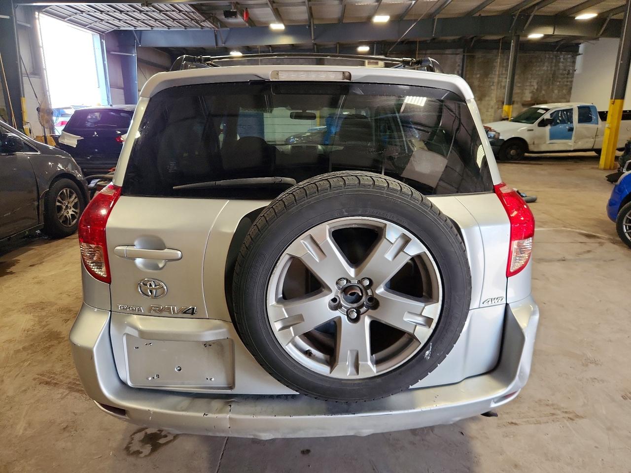 2008 Toyota Rav4 Sport Silver vin: JTMBK32V885056375