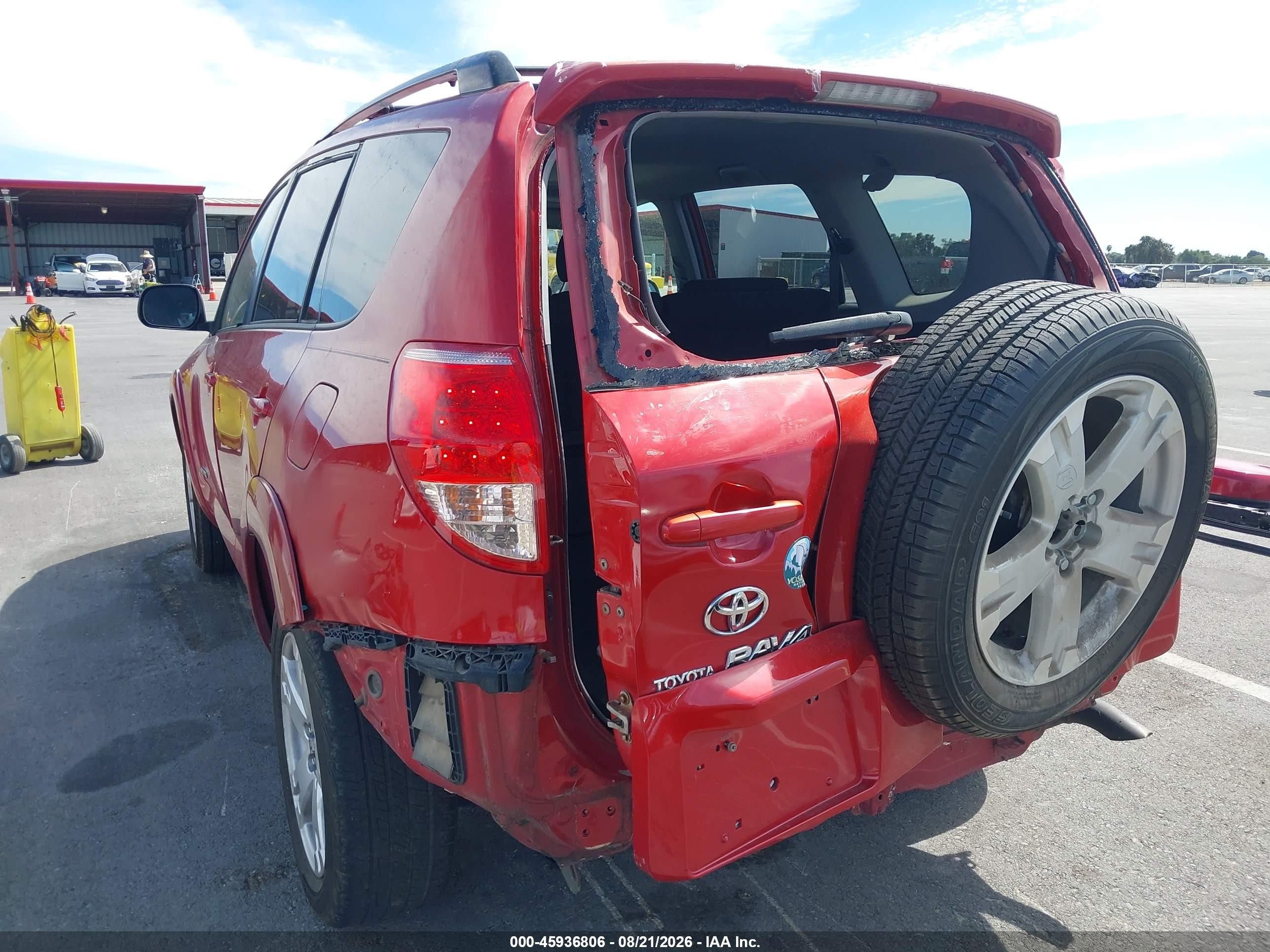 2007 Toyota Rav4 Sport Red vin: JTMBK32V975028938