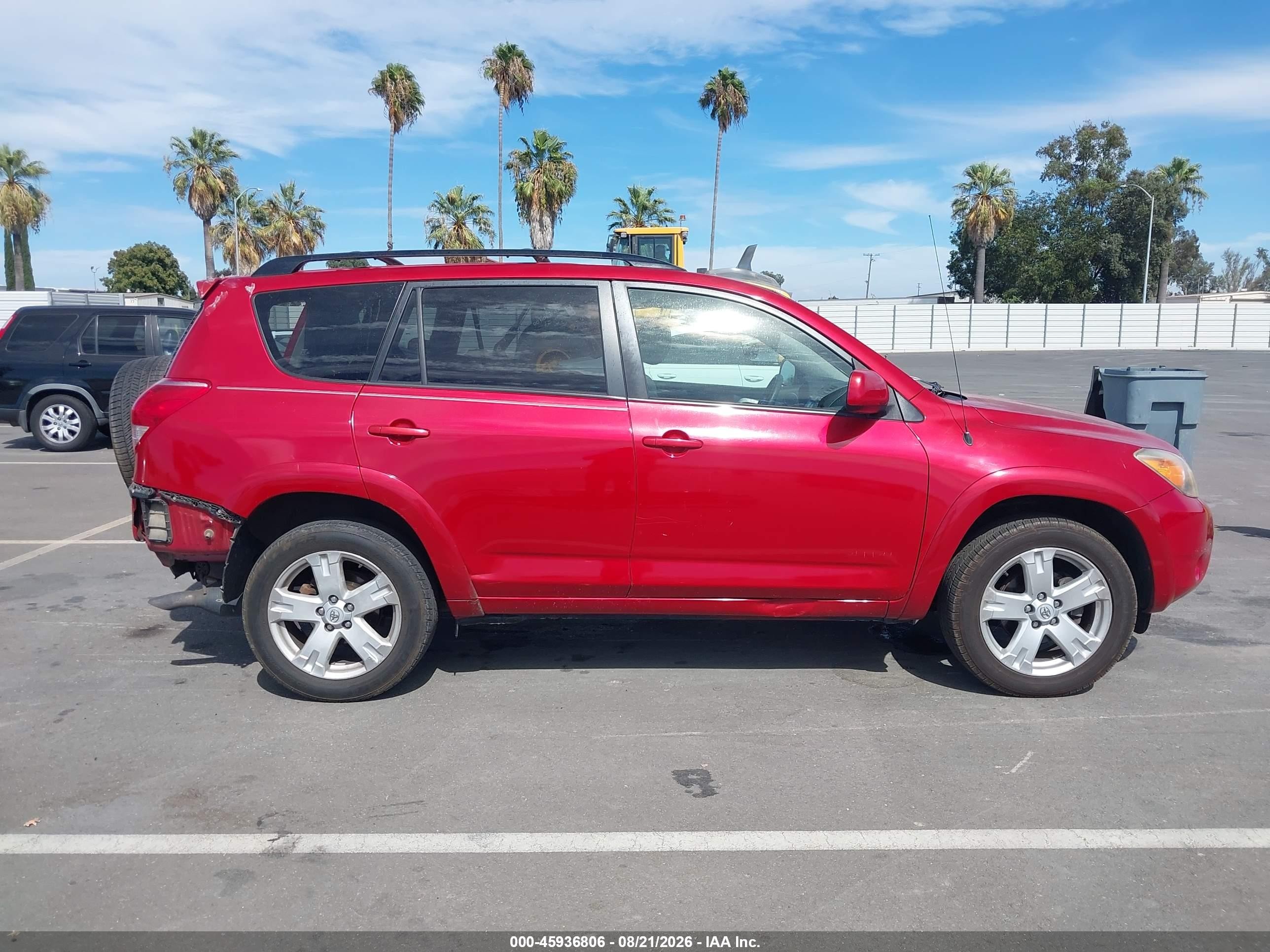 2007 Toyota Rav4 Sport Red vin: JTMBK32V975028938