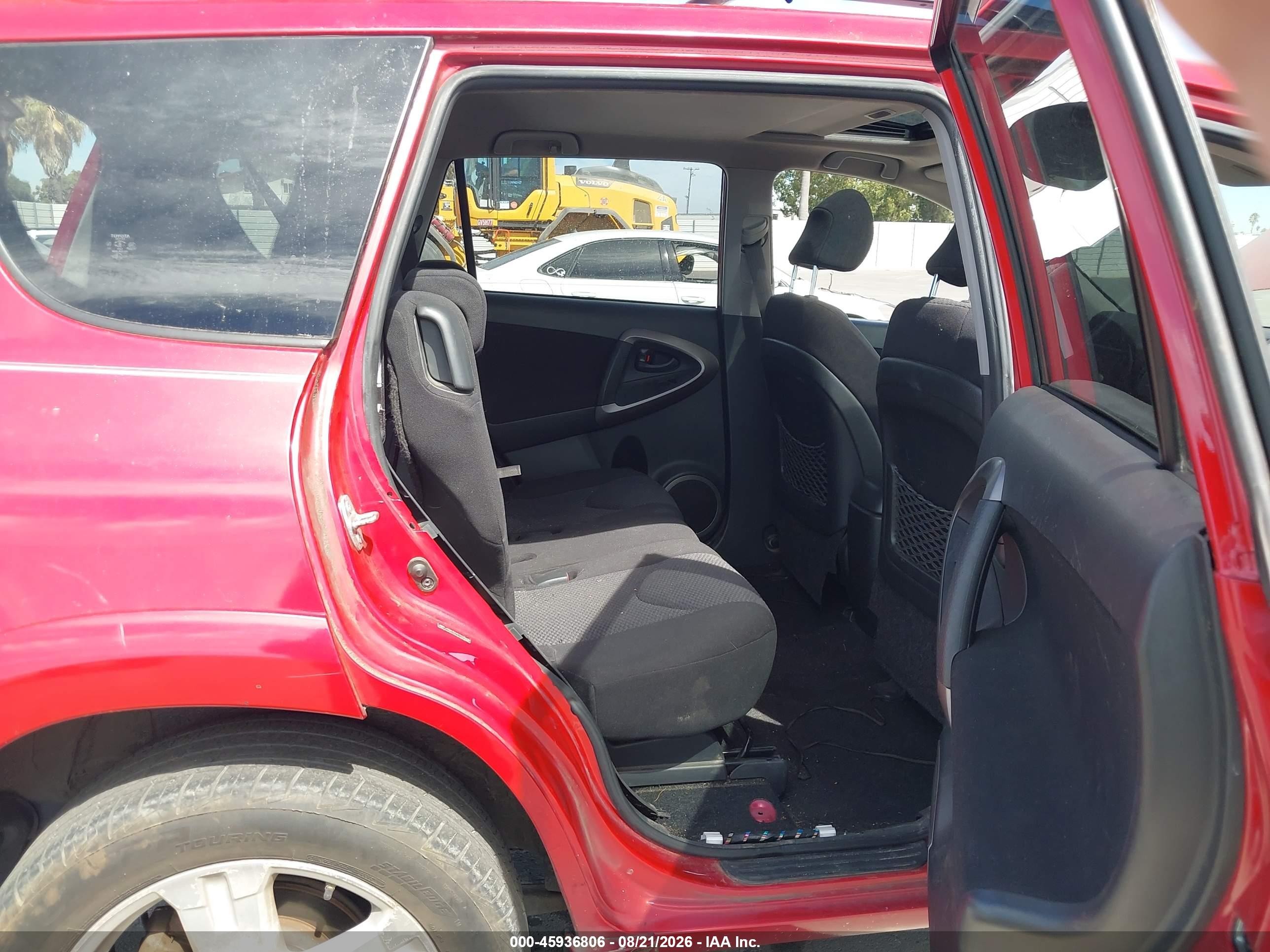 2007 Toyota Rav4 Sport Red vin: JTMBK32V975028938