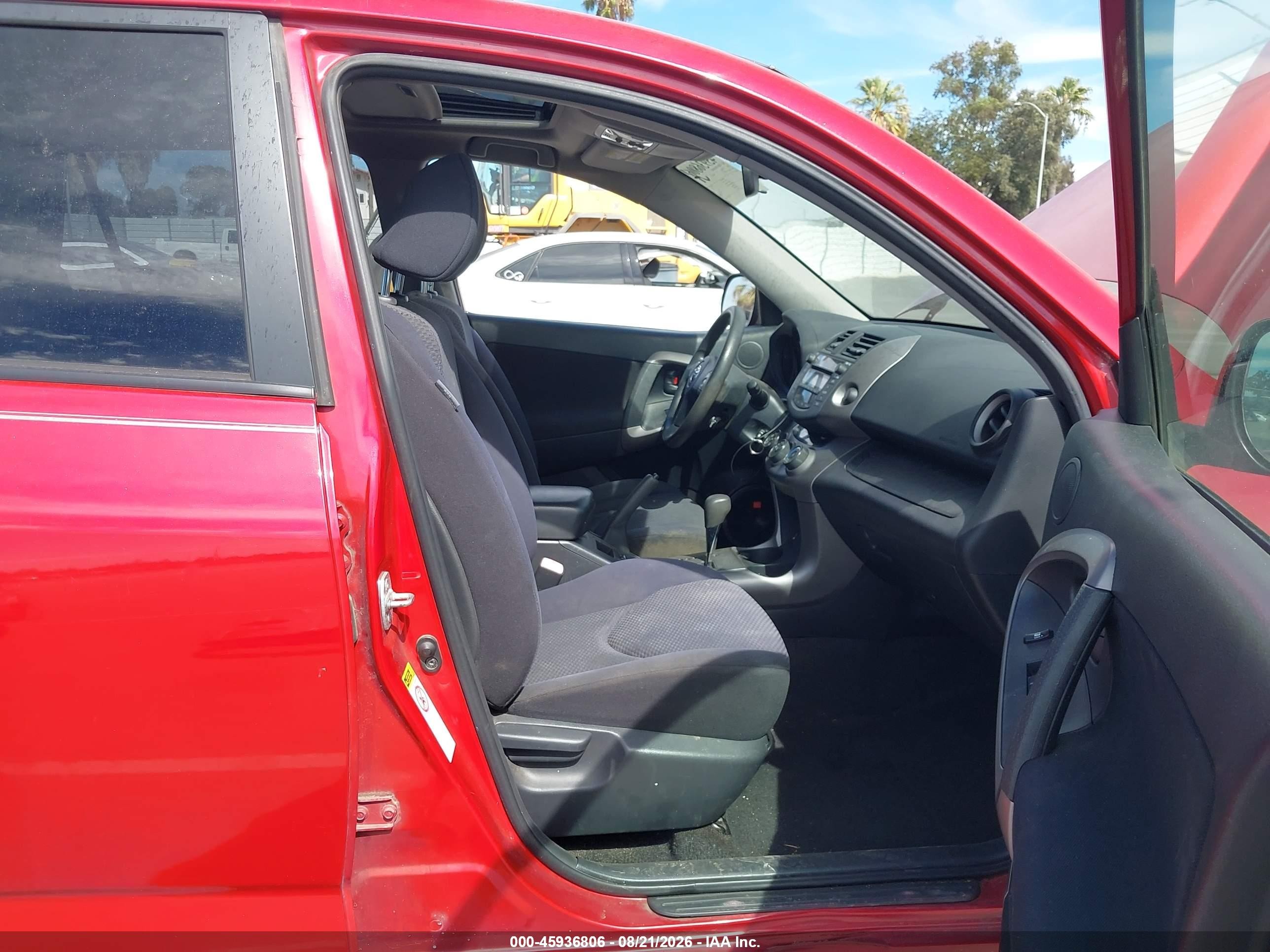 2007 Toyota Rav4 Sport Red vin: JTMBK32V975028938