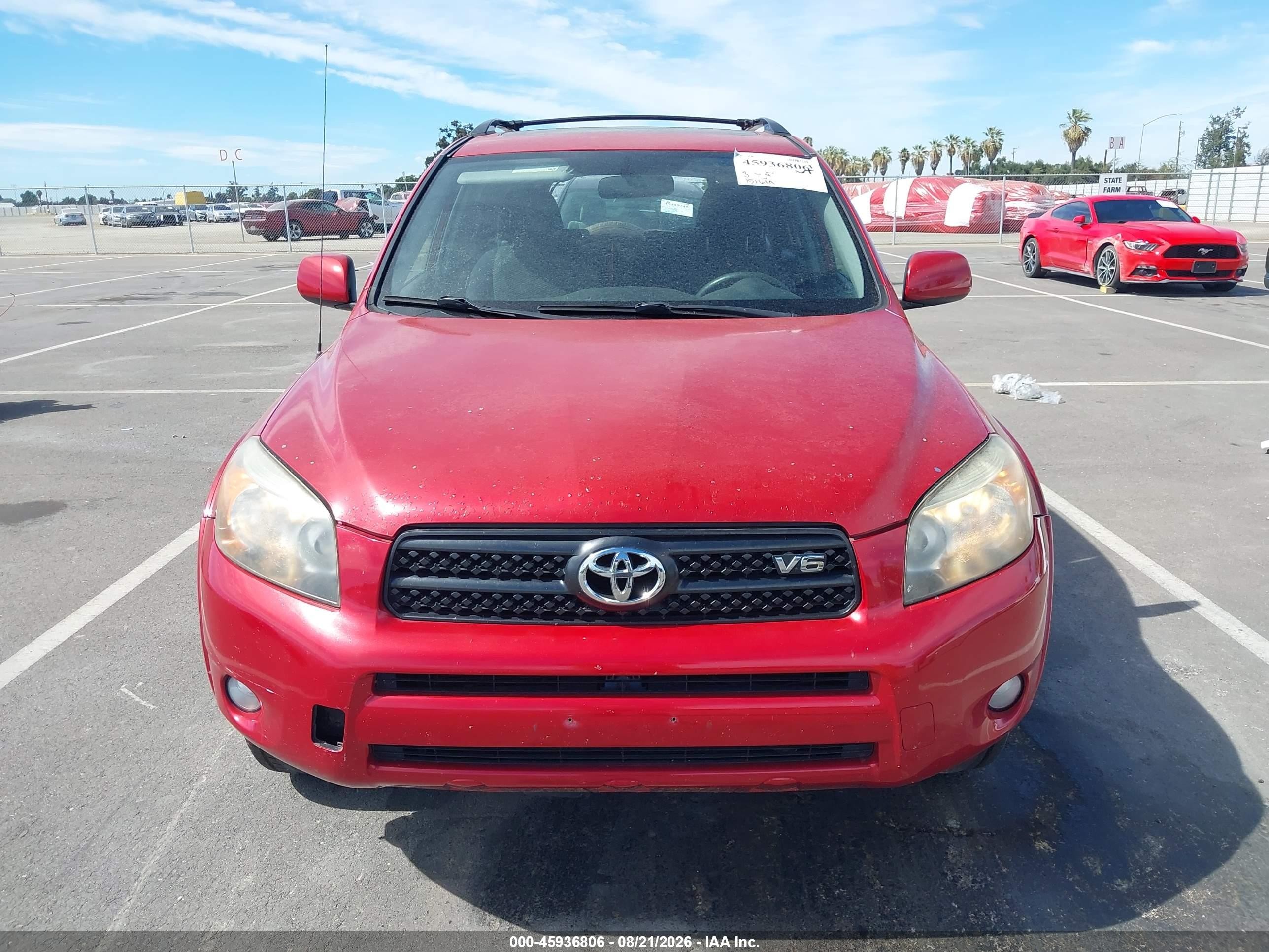 2007 Toyota Rav4 Sport Red vin: JTMBK32V975028938