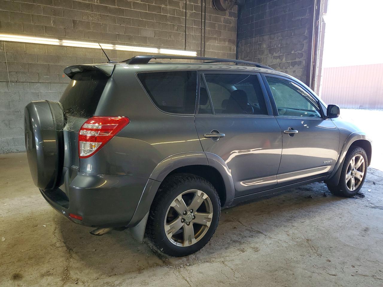 2009 Toyota Rav4 Sport Gray vin: JTMBK32V995073459