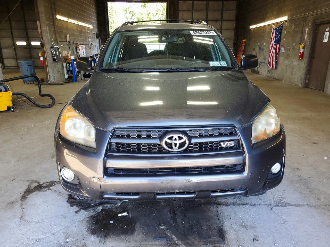 2009 Toyota Rav4 Sport Gray vin: JTMBK32V995073459