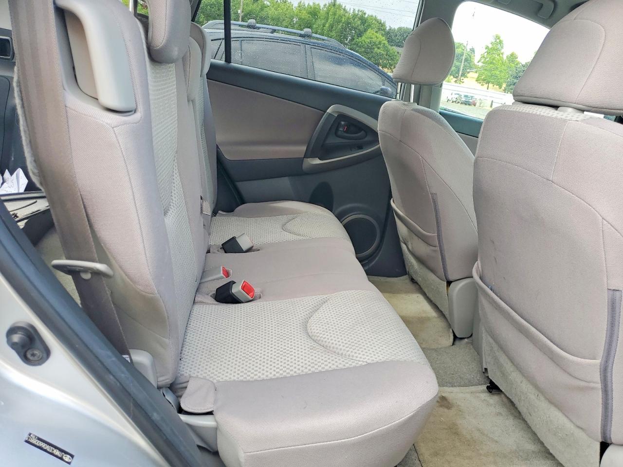 2006 Toyota Rav4 Base Silver vin: JTMBK33V066008813