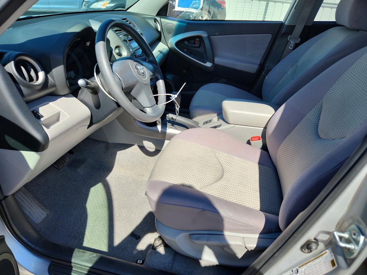 2007 Toyota Rav4 Base Silver vin: JTMBK33V176020020
