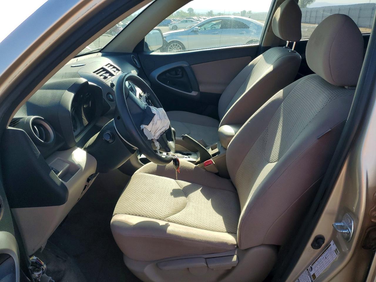 2008 Toyota Rav4 Base Beige vin: JTMBK33V186042438