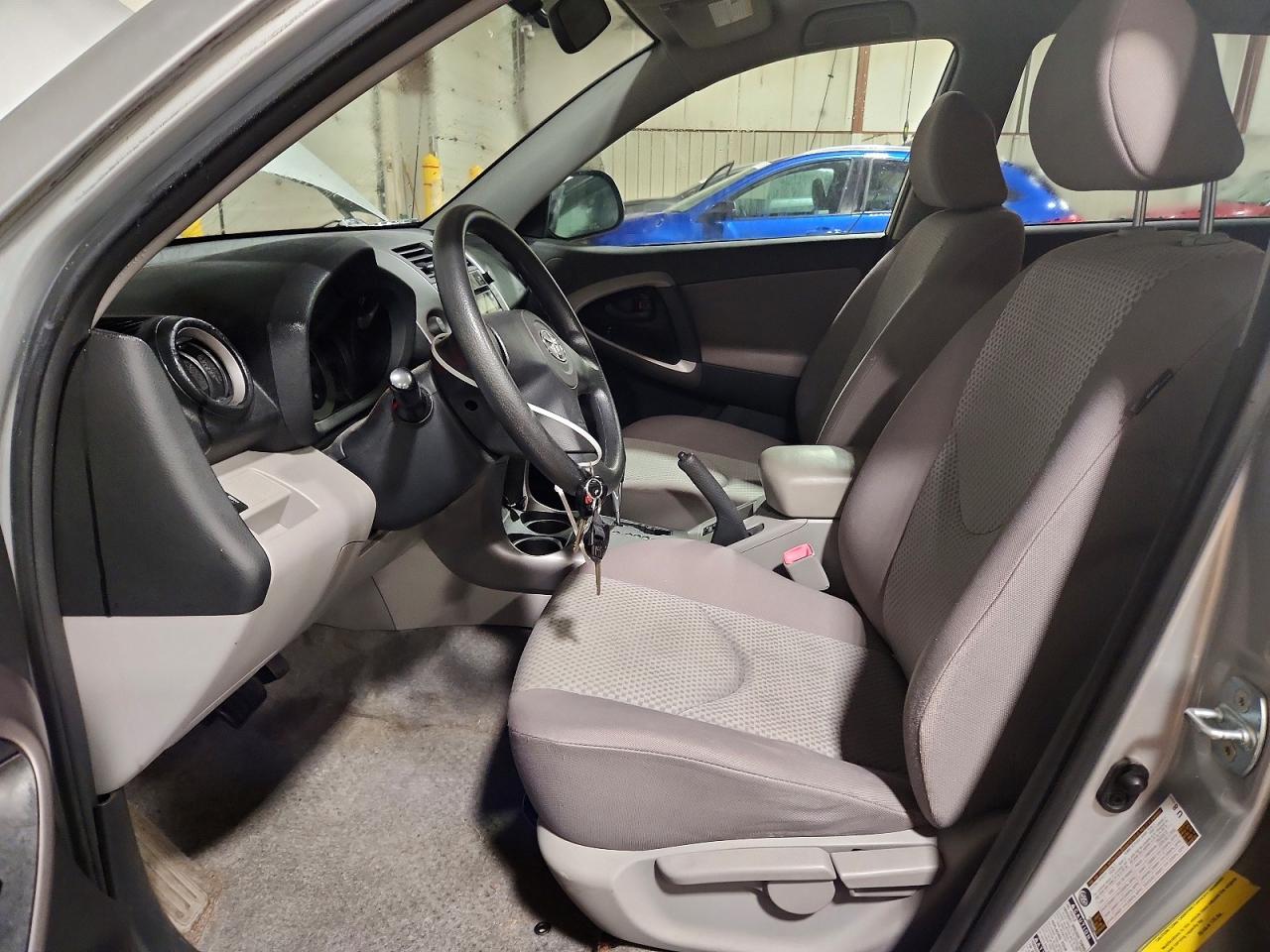 2008 Toyota Rav4 Base Gray vin: JTMBK33V186048966